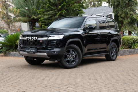 Toyota Land Cruiser 300 GR Sports