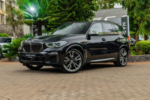 BMW X5 M50i